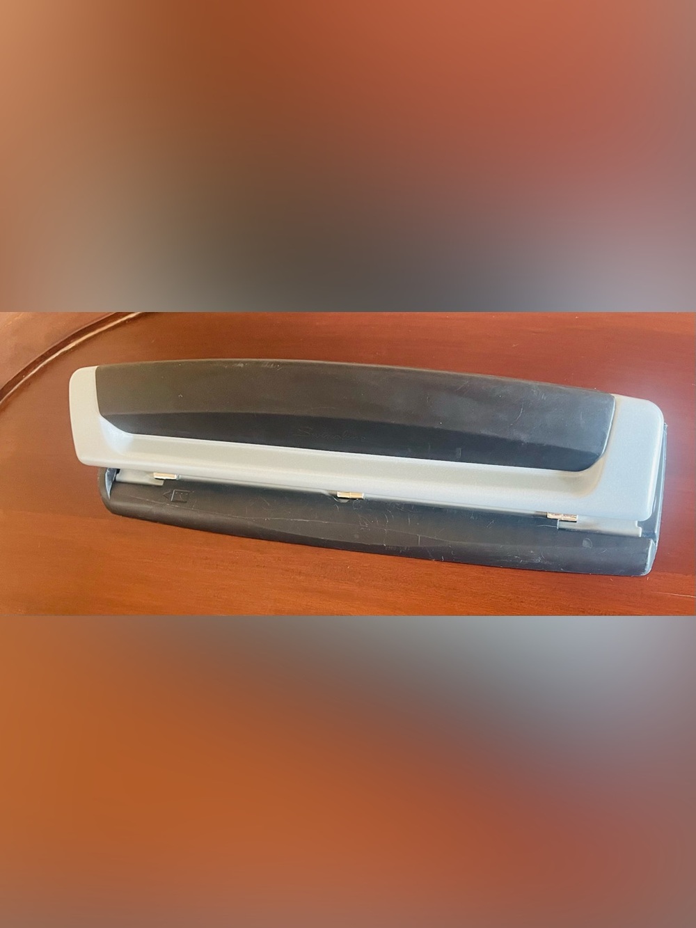 Swingline 3 hole puncher